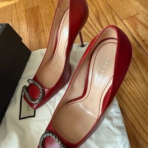 Gucci pumps